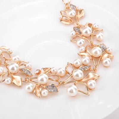 China Fashion ShanZuan TRENDY European and American Pearl Leaves Personality Costume Necklaces Earrings Girls Classic Alloy Chain for sale