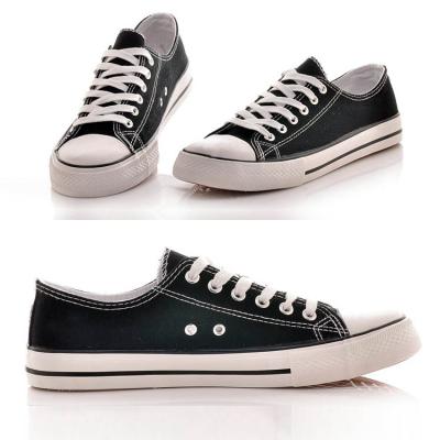 China Fashion Trend Customized Unisex Black White Canvas With Breathable Eyelets Casual Sneakers Vulcanized Athletic Shoes For Women Men for sale