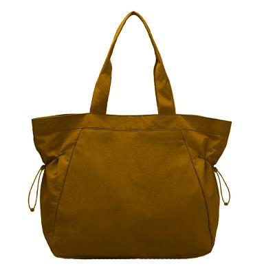 China New Fashion Design Water Repellent Fabric 18L Tote Bag Woman All Day Weekender Duffel Bag for sale