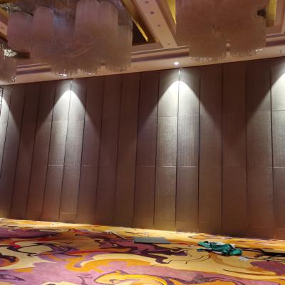 China Modern High Sound Insulation Hotel Super Semi Automatic Movable Frameless Banquet Hall Partition Wall for sale