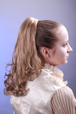 Chine Jaune frisés homme Pony Tail perruques et Extension pour les femmes à vendre