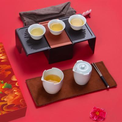 China 2022 Viable Chinese Traditional New Year Tea Set Gift Gongfu Tea Tea Set For Home Outdoor Carlife for sale