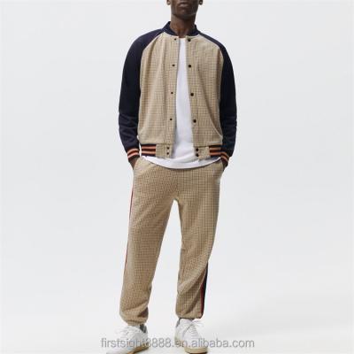 China OEM Custom Polyester Varsity Jacket And Jogger Breathable 100% Pants Check Tracksuit For Men for sale