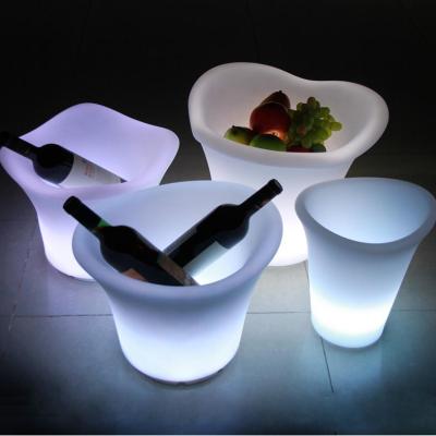 China PE Plastic LED Ice Bucket 16 Colors Changing With Rechargeable lithium battery for sale