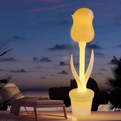 China Outdoor Waterproof Plastic Standing Tulip Flower Floor Lamp 50000 Hours Lifespan for sale