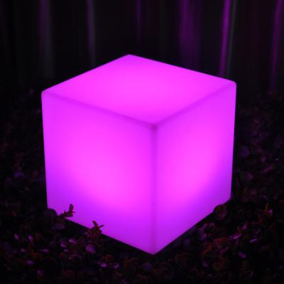 China Muti-Color LED Illuminated Cube Stools 40 Cm Rechargeable Remote Control for sale