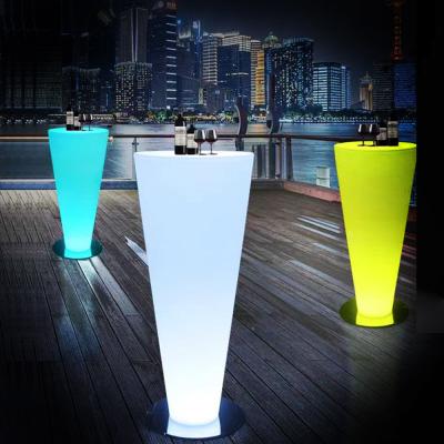 China Waterproof Grade IP54-68 Glow LED Table Perfect For Outdoor for sale