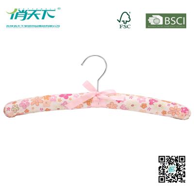 China Betterall Cute Flowery Satin Hanger with Pink Bowknot for sale