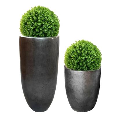 China Modern Christmas Fiberglass FRP Flower Vase Flower Pot For Indoor Decor Rust Finish for sale