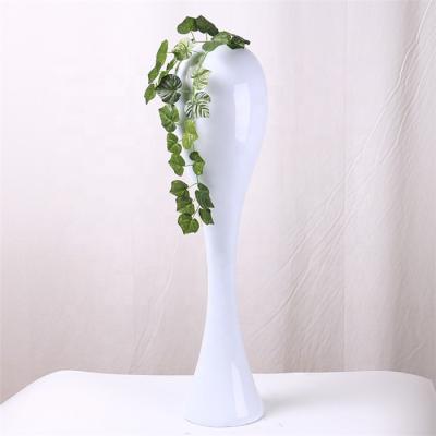 China Fashionable Europe Style Flower Vase Garden Decoration Fiberglass Wedding Vase for sale