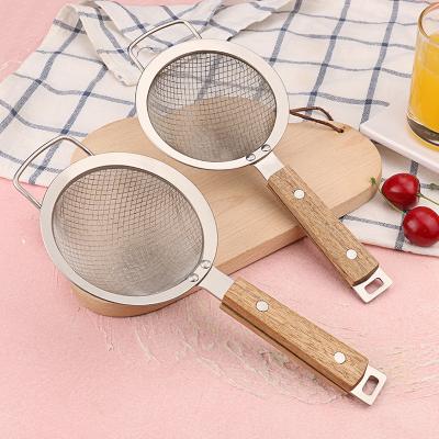 China Sustainable Customized Kitchenware Stainless Steel Double-Layer Mesh Spoon Strainer With Wooden Handle for sale