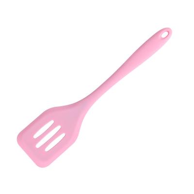 China Sustainable Food Grade Cooking Kitchenware Silicone Cooking Long Handle Slotted Turner For Nonstick Pan for sale