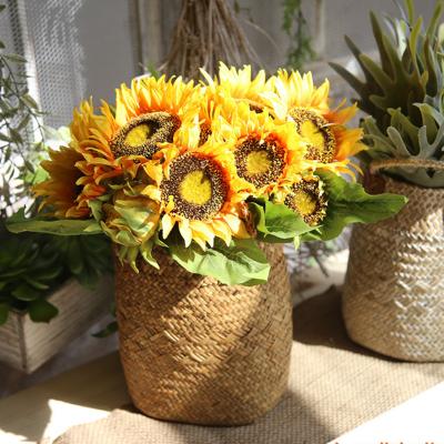 Cina Contemporary Artificial Sunflower Bouquet, 7 Flowers Per Bunch, For Party Decoration Wedding Home Decor in vendita