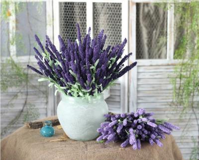 China Minimalist Artificial Lavender Plant with Silk Flowers for Wedding Decor and Table Centerpieces à venda