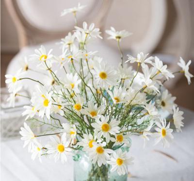 China Minimalist Daisy Artificial Silk Daisy Artificial Flowers For Home Decoration Artificial Daisy To Wedding Decoration Fresh Bouquet Te koop