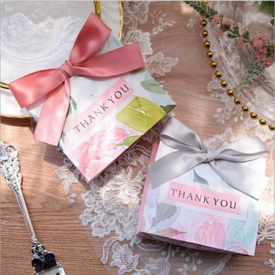 중국 Cardboard Thank You Bag Birthday Wedding Favors Gift Bags Candy Box Treat Bags With Bow Ribbon 판매용