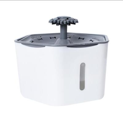 China Replaceable Filtration 2.8L Cat Water Fountain Automatic Pet Charging USB Automatic Drinking Station New Design for sale