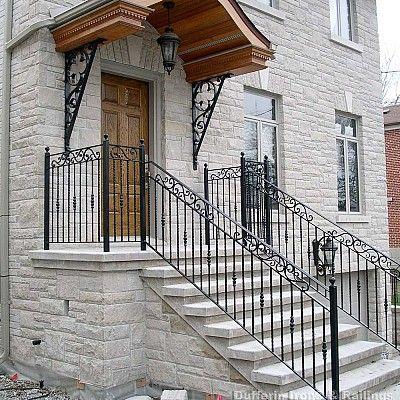 China Modern Custom Iron Metal Fence / Wrought Iron Factory Supply Customized Indoor Iron Stairs Fence / Balcony for sale