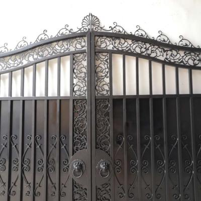 Chine New Used Iron Wrought Main Gate Manual Control Opening Pattern Outdoor Decoration à vendre