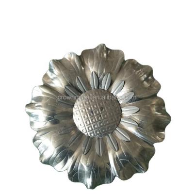 China Cast Iron Accessories Stamping Iron Decorative Flower Parts Iron Stair Accessories for sale