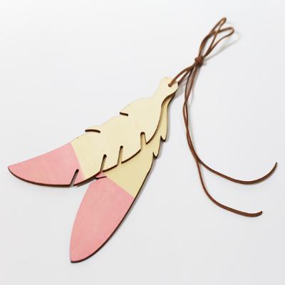 China Shape Room Decor Wholesale Baby Wall Hanging Feather Wood Decor for sale