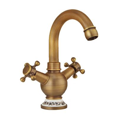 China Modern Brass Kitchen Faucet Double Handle Antique Gold Kitchen Faucets for sale