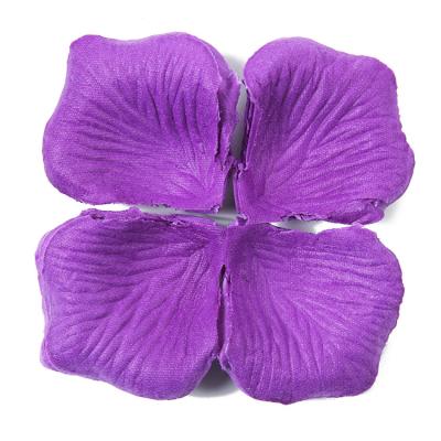 China Silk Rose Petal Valentine's Day Artificial Flower Petal Decoration for sale