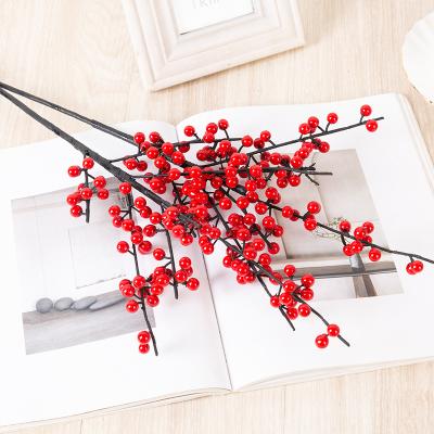 China Wedding Home Decor Wholesale Christmas Ornaments Artificial Flower Plastic Red Berries Bunch For Table Vase for sale