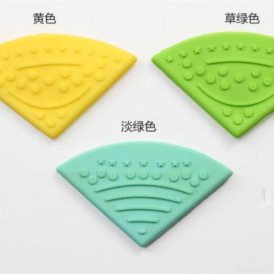 China Soft Triangle Scarf BPA Teether Toy Silicone Teether Bibs Accessories Corner Free Hanging Bib Teether for sale