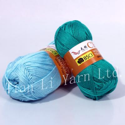 China Sustainable Bamboo and Acrylic Yarn Soft Thread Hand Knitting Yarn for sale