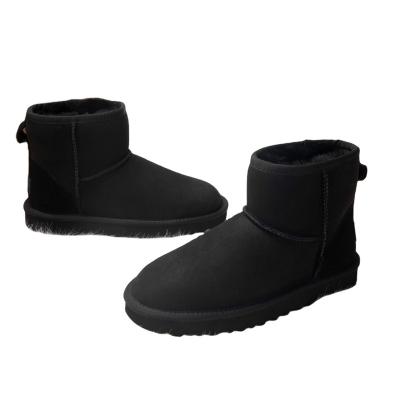 China Round Toe 2023 Fashion Design Warm Boots Slip Resistant Outdoor Padded Boots for sale