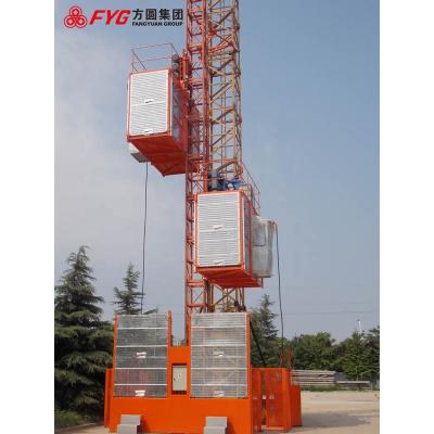 Cina High capacity price list construction hoist site lifting elevator machine in vendita