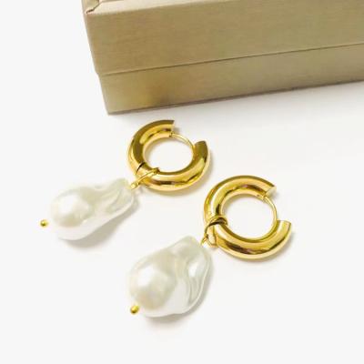 China Imitation Pearls Wholesale 18K Gold Plated Large Baroque Stainless Steel Imitation Pearl Drop Huggies Circle Earrings for sale