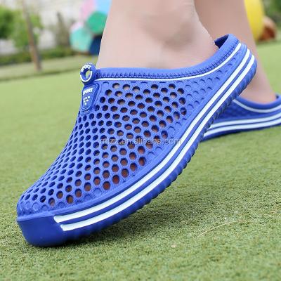 China 2020 Breathable Couples Slippers Sandals Bird's Nest Shoes Hole Shoes for sale