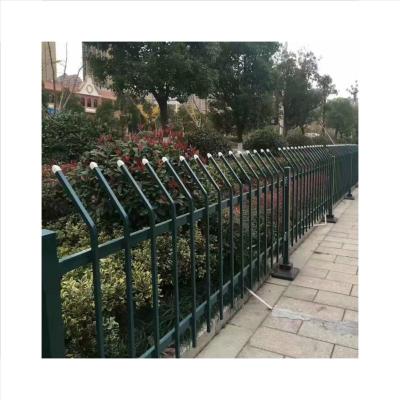 China No Fading Professional PVC House Supplier Metal Wooden Fence For Lawn Garden Fence Barrier for sale