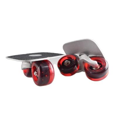 China Factory Non-slip Hot Sale High Quality LED Glow Wheels Wear Resistant Roller Skates Four Wheel Split Street Brushing Skateboard for sale