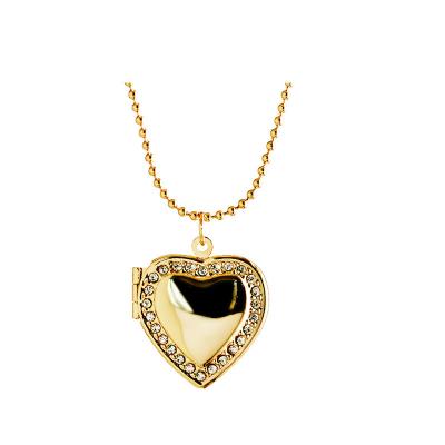 China Fashion Personalized Photo Heart Necklace Custom Photo Pendant Necklace for sale