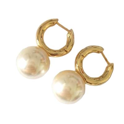 China FASHIONABLE Hot Selling Charms Brass Baroque Pearl Earrings 24k Big Gold Plated for sale