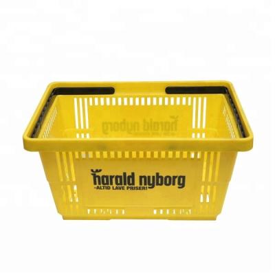 China Easy-carry popular retail plastic shopping basket for sale