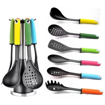 China 210 Degree High Temperature Resistant Kitchen Utensils Sustainable and Nylon Material for sale