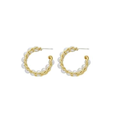 China FASHIONABLE Hot Selling Gold Plated Luxury Elegant Pearl Circle Hoop Earrings Pearl Huggie Earrings Women Girls C for sale