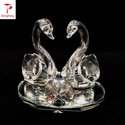 China 2019 Upscale Wholesale Glass Swans Craft Decoration Valentine's Day Gift A Pair for sale