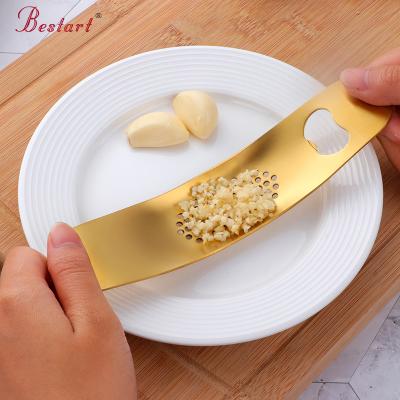 China Multifunctional Kitchen Tools Multifunctional Beer Manual Stainless Steel Garlic Press for sale