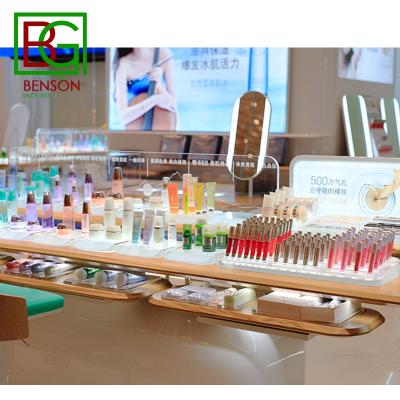 China Modern Fancy Design Store Mall Beauty Beauty Showcase Makeup Studio Furniture Creative Cosmetic Display for sale