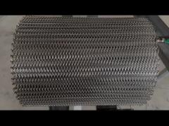 Stainless steel balance wire mesh conveyor belt.MOV