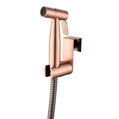 China Portable High Quality Gold Bathroom Rose Golden Bidet Sprayer Water Rinse Handheld Bidet Toilet Easy Installation 304 Stainless Steel for sale