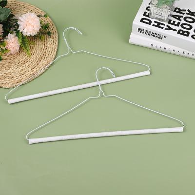 China Clothes Drying Reusable Size Customizable Colorful Metal Non Slip Hanging Hanger For Household for sale