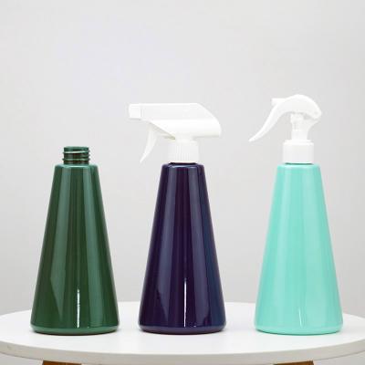 China HONGHE OEM 500ml Empty Refillable 16oz Conical PET Shape Plastic Spray Bottle Green With Trigger Spray for sale