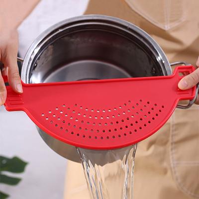 China Kitchen Viable Household Rice Laundering Cleaner Sieve Can Hang Rice Sticks, Rice Brush, Rice Drain Filter Partition for sale