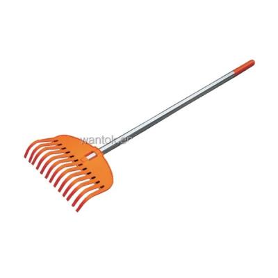 China Telescopic Aluminium Handle Plastic Garden Rake for Easy Leaf and Debris Collection for sale